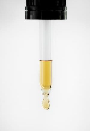 Tampa conta-gotas para embalagens de produtos de skincare: conheça as vantagens