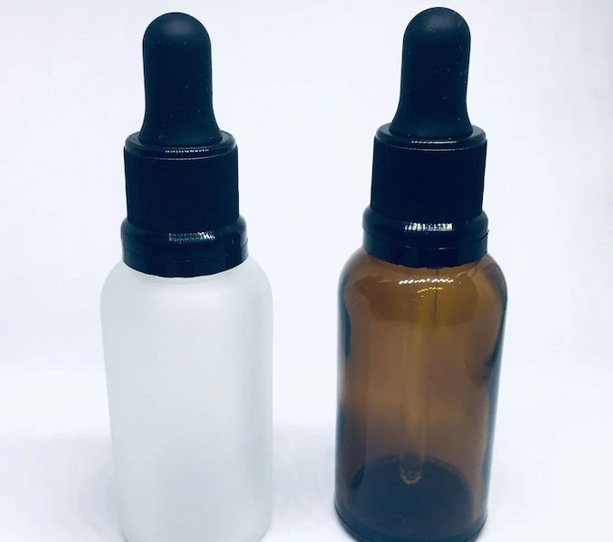 Como escolher o frasco âmbar ideal para cosméticos, óleos essenciais e medicamentos